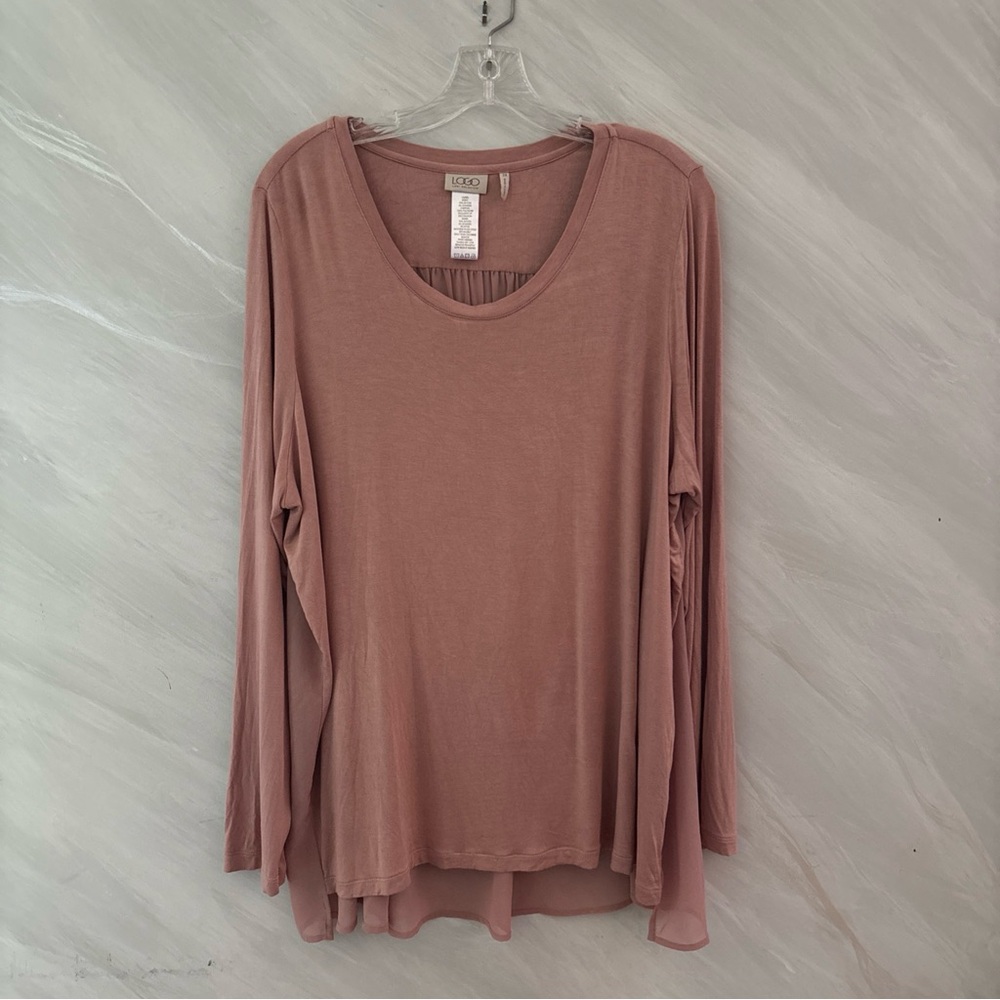 LOGO by Lori Goldstein 2X  Pink Champagne Long Sleeve Back Crochet Detail Top